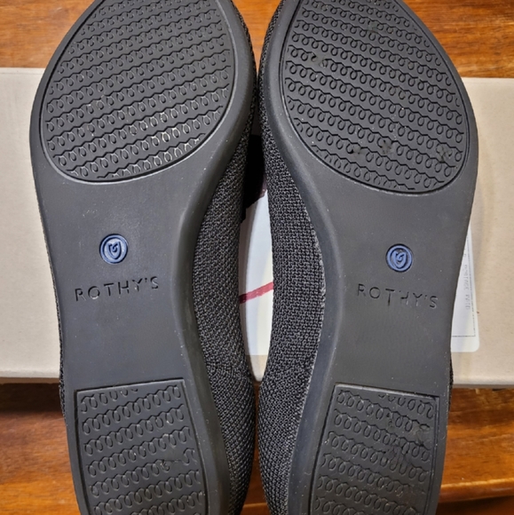 Rothy's size 6. Good Condition. The Point. Black - Picture 4 of 5